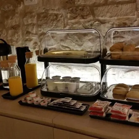 Moma Mare Oda ve Kahvaltı