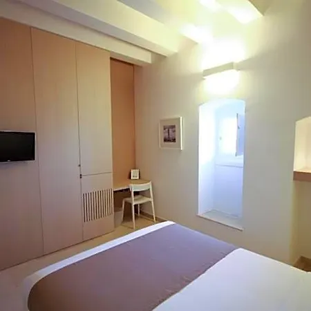 Moma Mare Oda ve Kahvaltı 4*