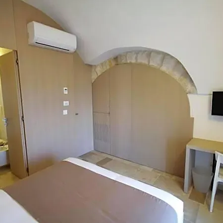 Moma Mare 4*
