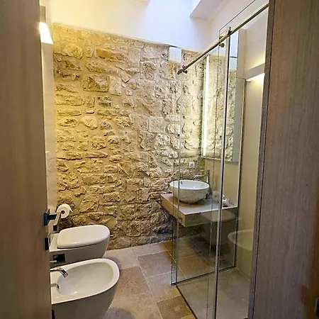 Moma Mare 4*