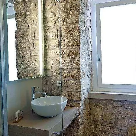 Moma Mare Oda ve Kahvaltı 4*