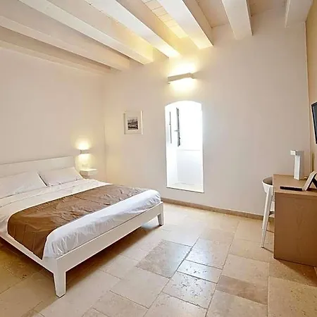 Moma Mare Oda ve Kahvaltı 4*